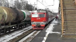 Электропоезд ЭР2Т-7153 станция Яхрома