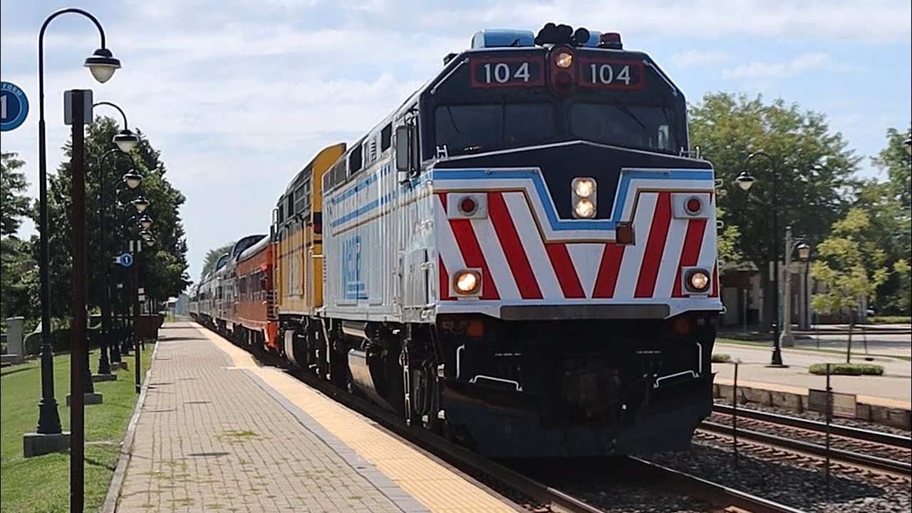 Metra 90 and 104 hauls AAPRCO special train at lake forest and Morton grove...