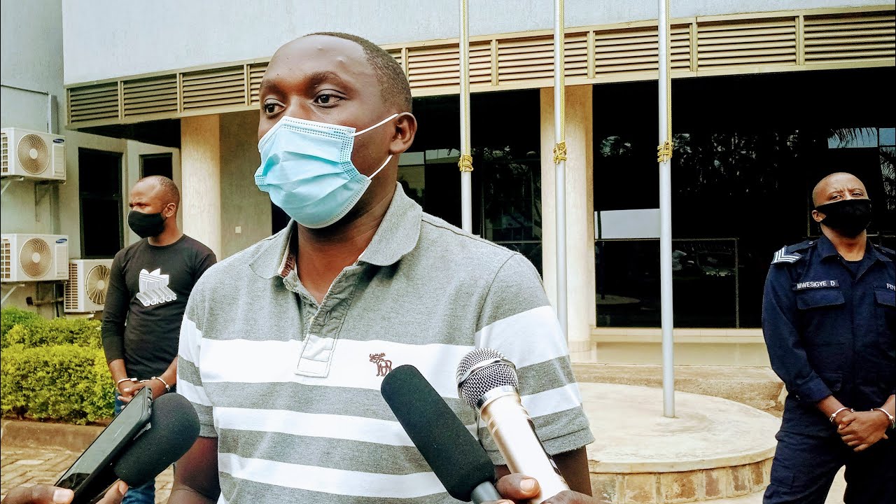 Uko abakekwaho ubutekamutwe barimo umupolisi bamuriye arenga miliyoni