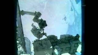 Astronauts take last spacewalk of shuttle era