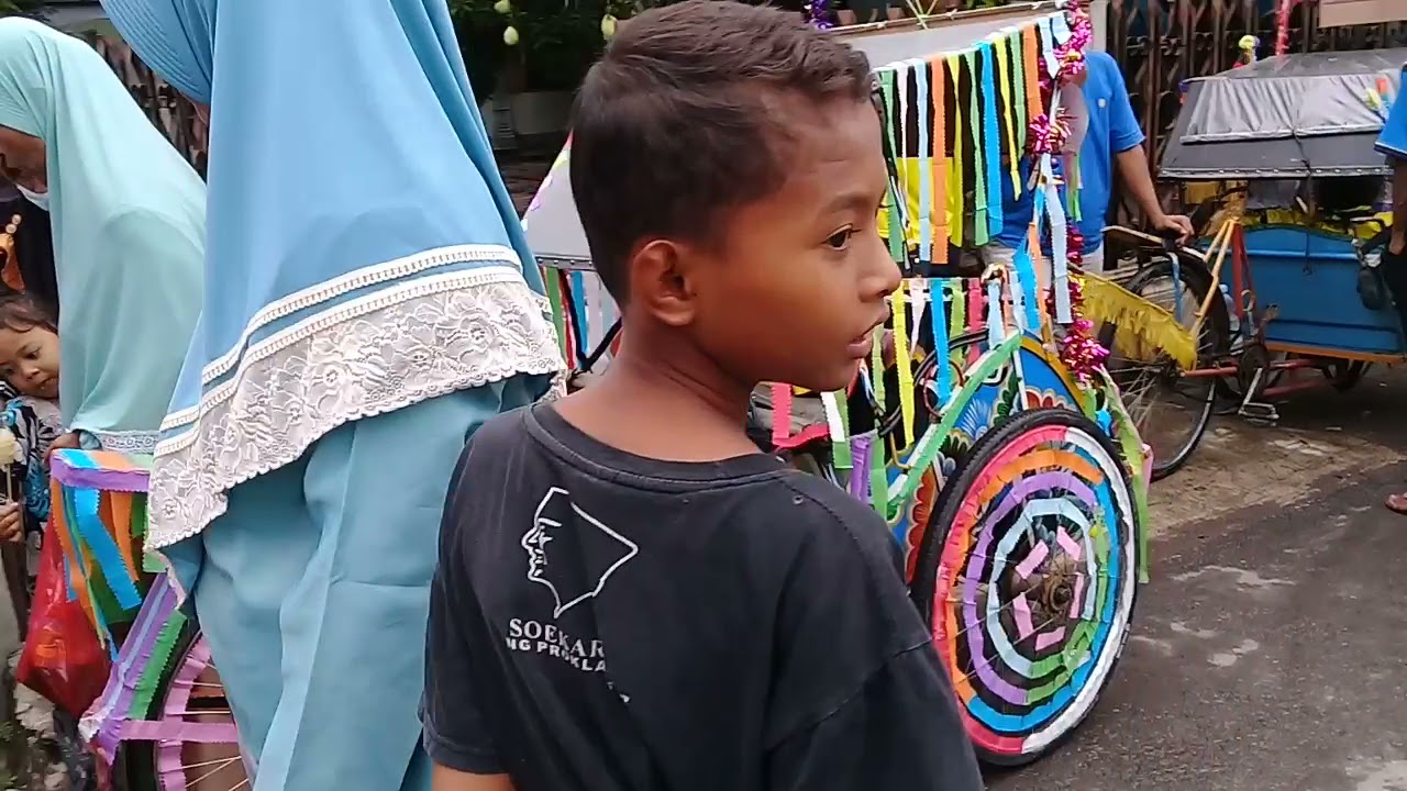 Arak-Arakan Becak Hias TK Nurul Huda Ds Bojong Wetan