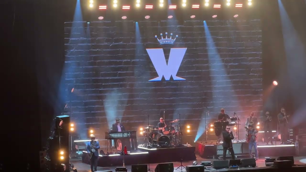 Madness - 'One step beyond/Embarrassment' live 19-09-2024 Martiniplaza Groningen