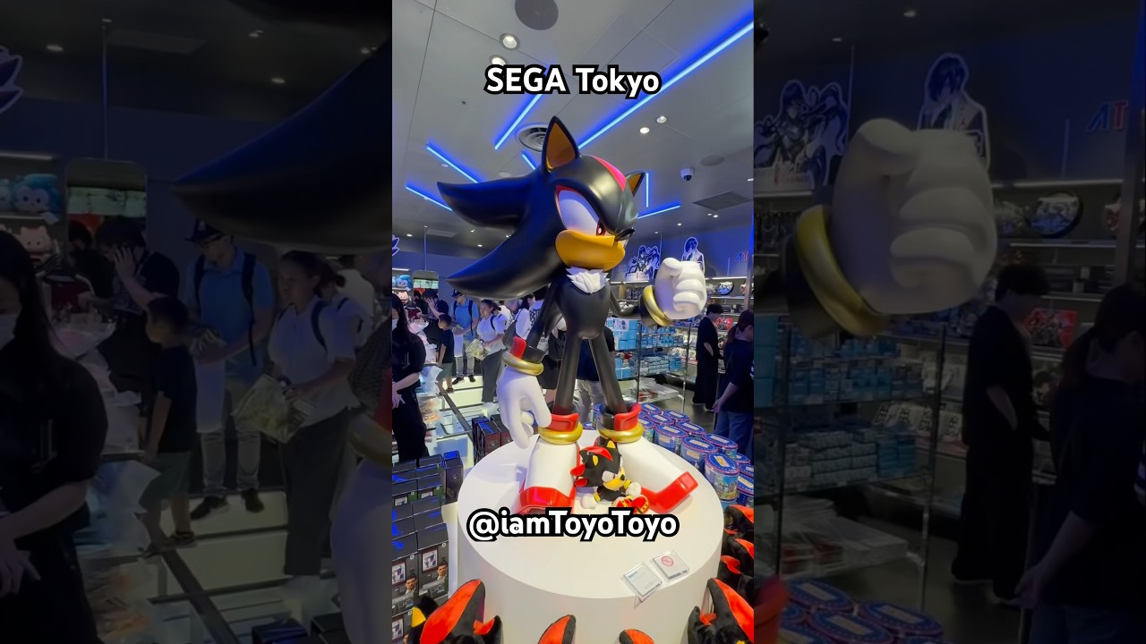 BIGGEST Sonic Plush in SEGA Store Tokyo! 