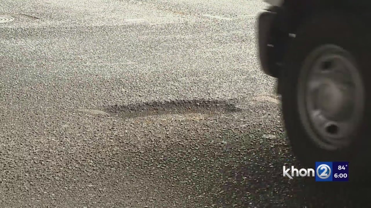 Pothole causes problems on busy Makiki road - YouTube