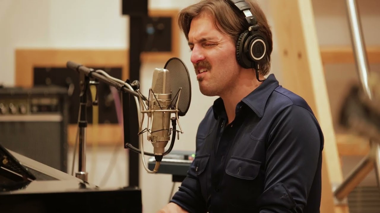 Spencer Thomas - Woman Who Smokes Cigars (1093 Session)