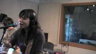Video thumbnail of "Thao Nguyen - Violet"