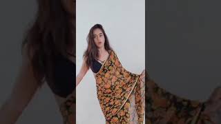 Deepthi Sunaina... Super Saree Video