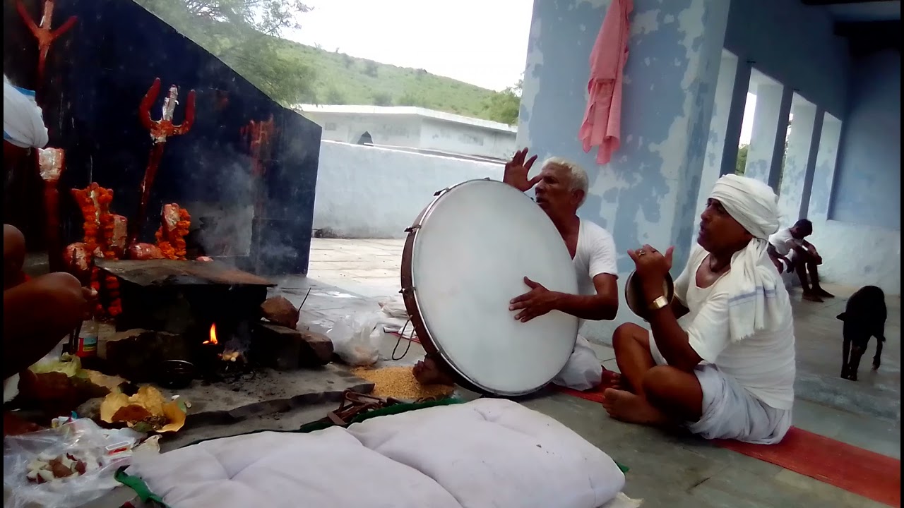 भैरु जी की भकताई गायक कलाकार भैरु राम सैनी थानागाजी और साथी कैलाश शर्मा!! मो. 6376005117
