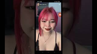 Idol Như Ý live stream tiktok mặc đầm hở ngực nói về chuyện lộ clip của mình