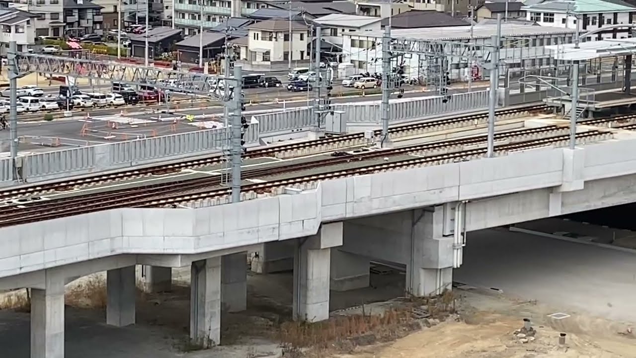 JR松山駅周辺工事の進捗状況。 旧駅舎の解体もボチボチ進んでます。 アリーナはいつになるのでしょうか？