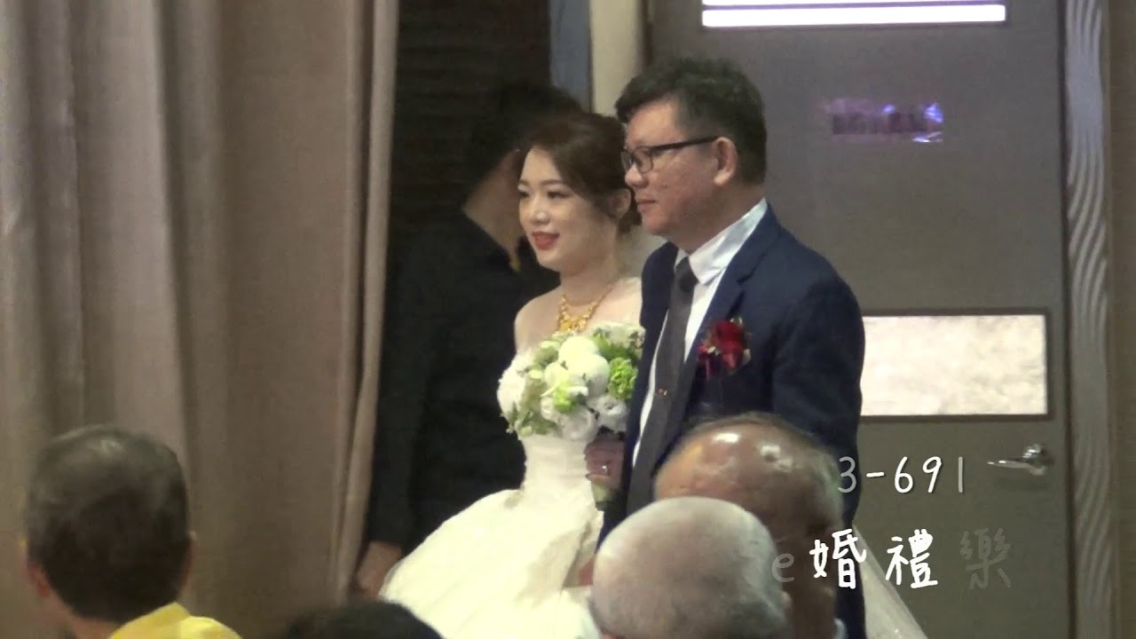 【Nice婚禮樂團】婚禮主持人小花~新人第一次進場~新營民雄餐廳~服務電話：0933-691699～高雄婚禮樂團 台南婚禮樂團 嘉義婚禮樂團 台中婚禮樂團  雲林婚禮樂團 彰化屏東婚禮樂團