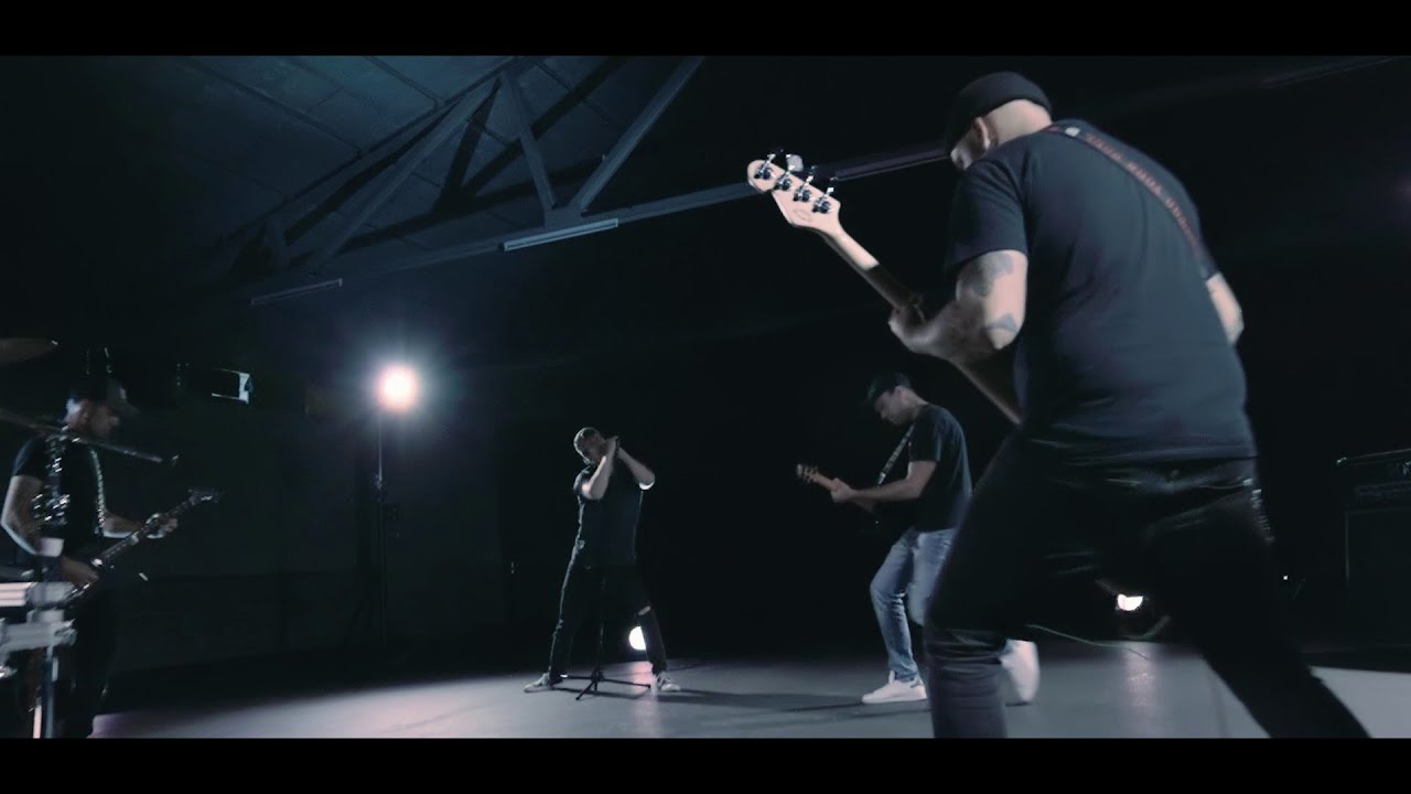 Guarda Born in Dorian - Wastelands (OFFICIAL VIDEO) su YouTube Guarda Born in Dorian - Wastelands (OFFICIAL VIDEO) su YouTube