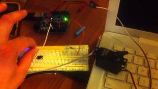 Flex sensor controlling servo position