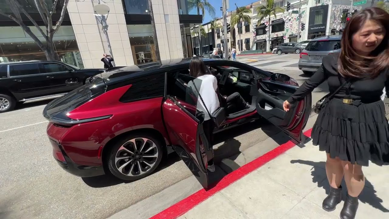 Келажак машиналари Америка кучаларида - FARADAY FUTURE FF91  April 19. 2023