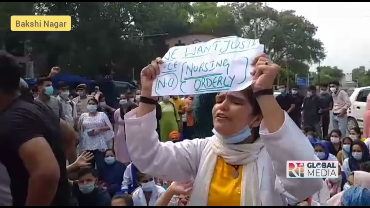 NHM Staff Nurses Protest outside GMC and Block the Road.