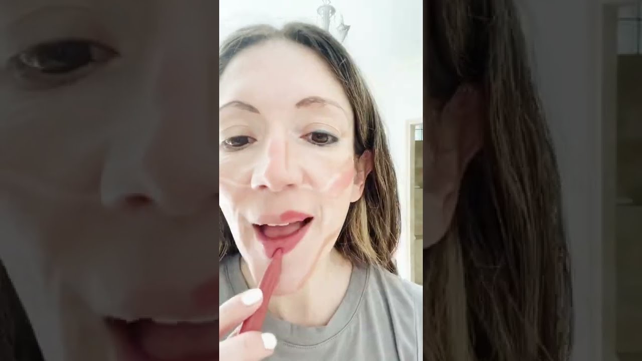 Makeup Tutorial WrittenInGlossier Shorts
