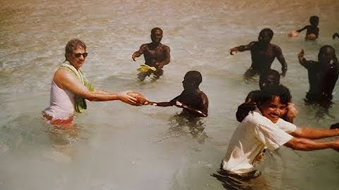 North Sentinel Island | First Indian T. N. Pandit Contact Sentinelese