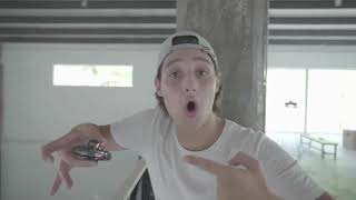 空飛ぶコマ、楽しめる不思議なフライングボール、初心者でも簡単に回せる、多様な遊び方、高速回転、耐衝撃性親子インタラクションに最適アウトドアで空飛ぶコマと 高速旋回、空を自由に飛べる2点目1700円