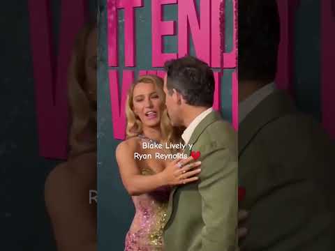 #ryanreynolds acompañó a Blake Lively a la premier de su nueva película