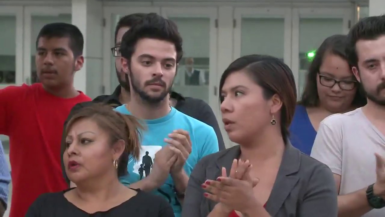 Hispanic activists outraged by President Trump's pardon for Arpaio