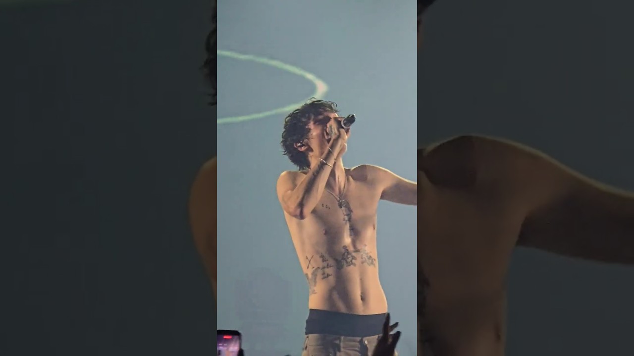 Glaive performing Bennie & Kay at Melbourne Show, 2025 