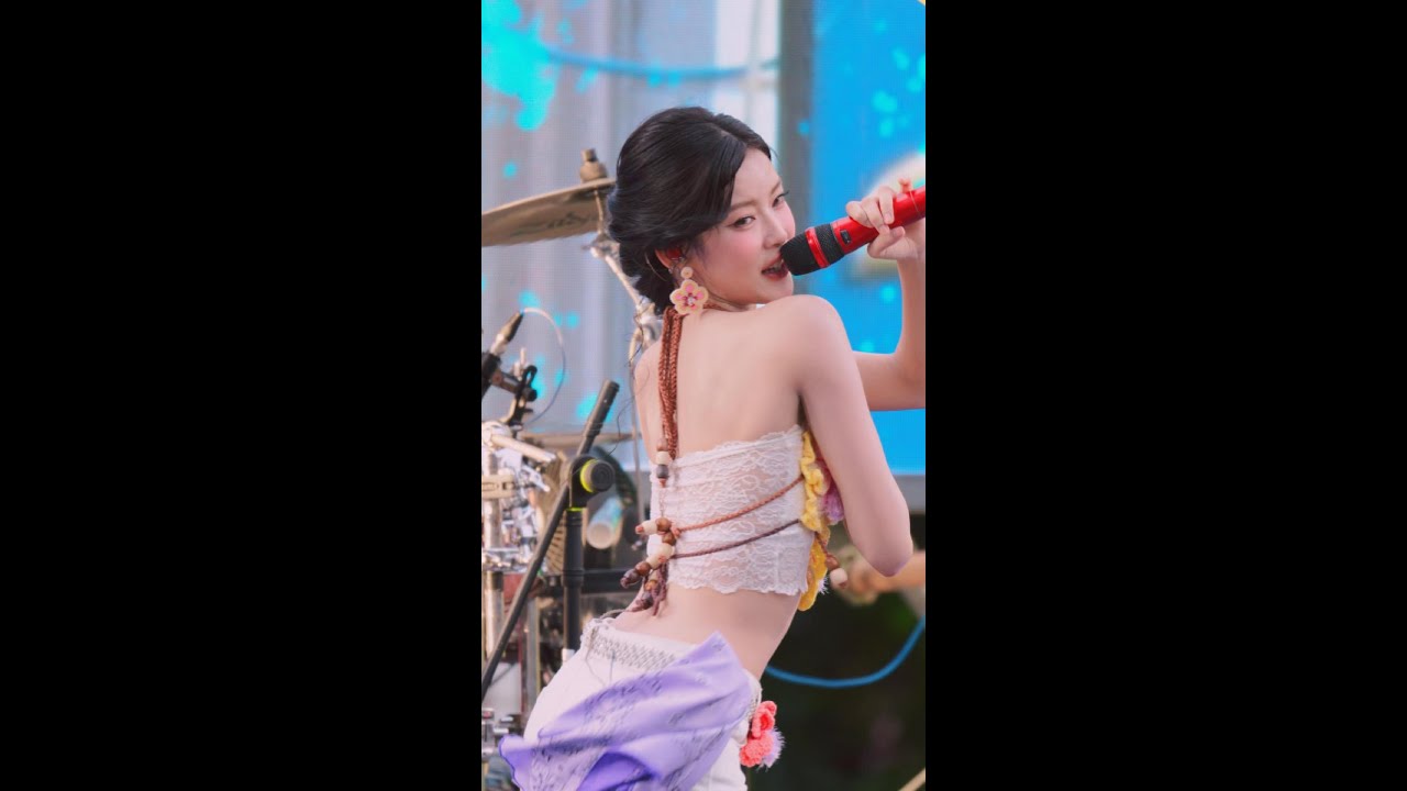 PiXXiE - ติดฝน (Rain) [Mabelz Focus] | Samyan Songkran Festival 2025 | 20250413