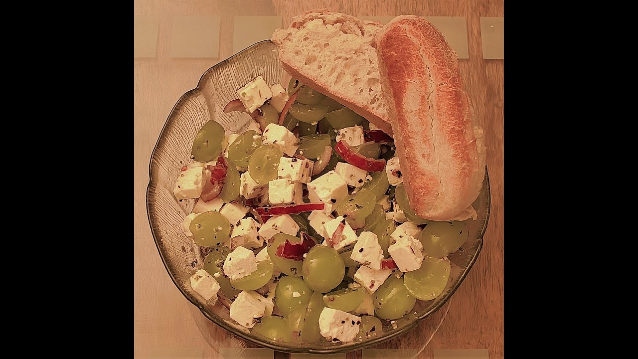 Traubensalat Mit Mortadella Und Haselnüssen — Rezepte Suchen