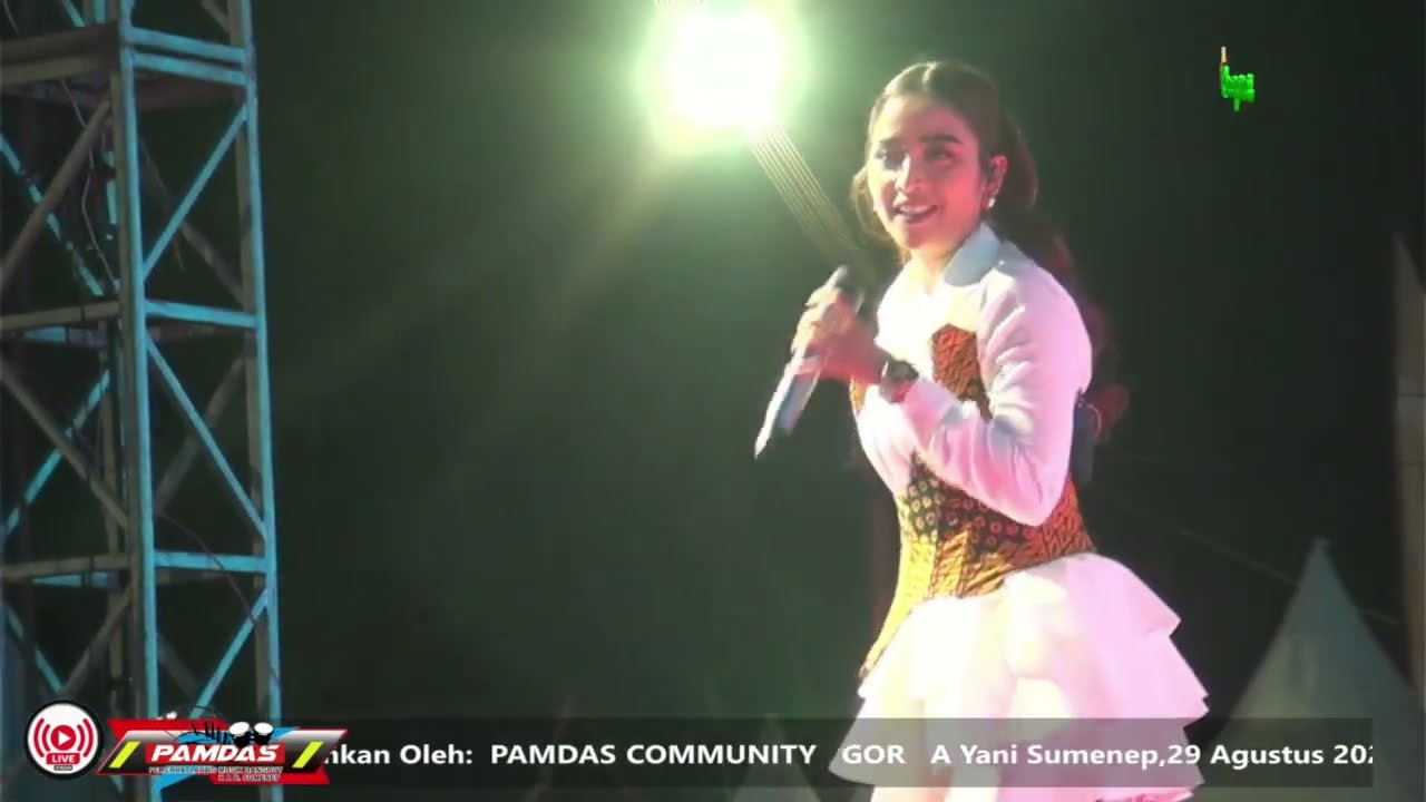 13 bokong semok dini