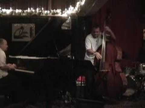 "Flowing" David Leonhardt trio live at The Deer Head Inn