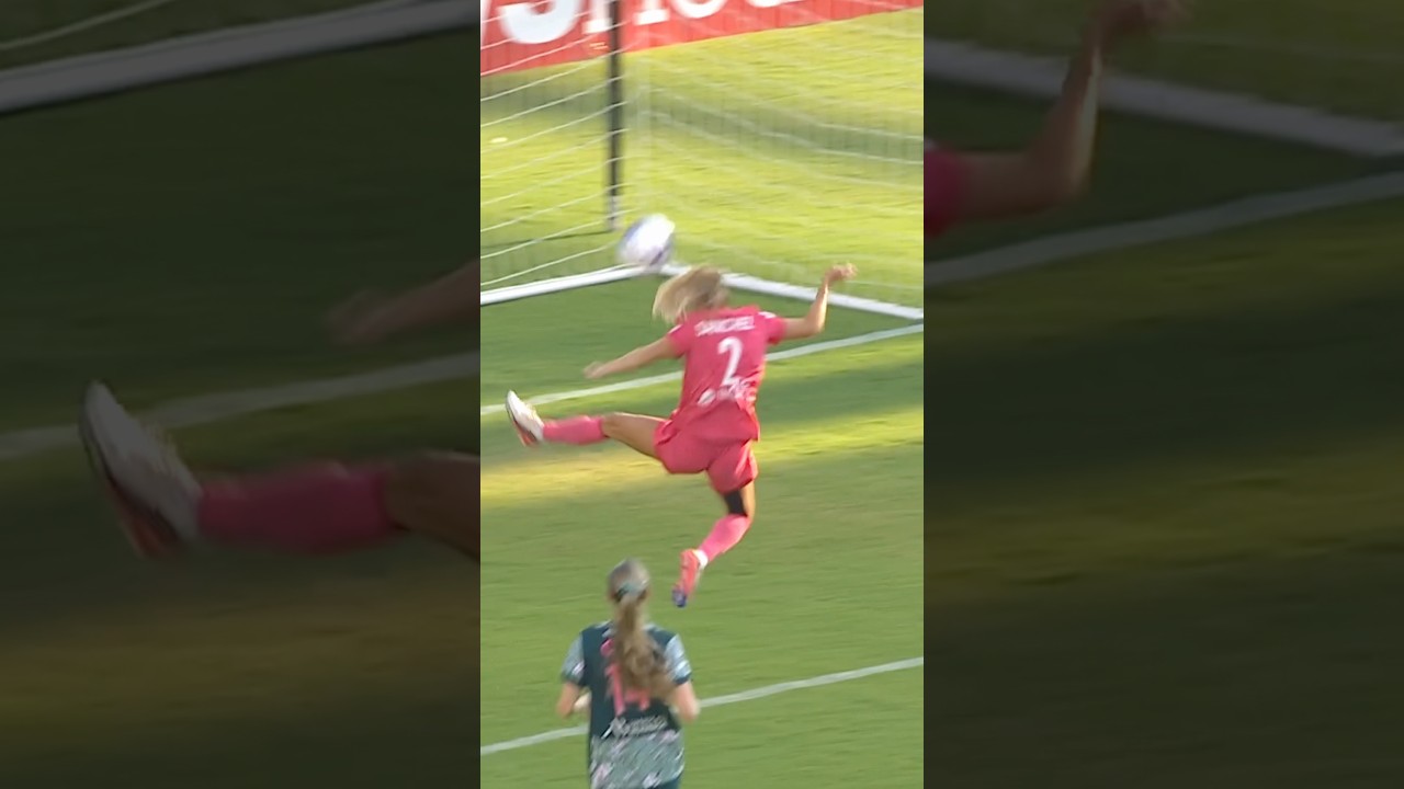 You can count on Ashley Sanchez 😮‍💨 #nwsl #soccer #football