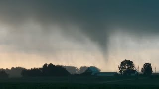 TORNADO PRODUCING MACHINE flips cars and shreds trees in Iowa today!
