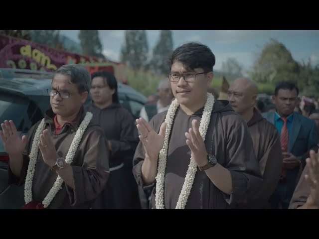 PANGGILAN HIDUPKU CINEMATIC MISA PERDANA PASTOR DANI MANIK class=