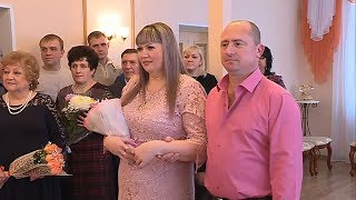 Пара из Уссурийска торжественно отметила 25 лет совместной жизни Пара из Уссурийска торжественно отметила 25 лет совместной жизни