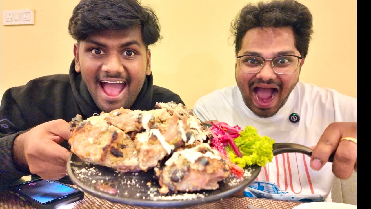 ఈ రెస్టారెంట్ లో Food మరి ఇలా ఉంటాది అని అనుకోలేదు 😢 MouLiving Life ❤️