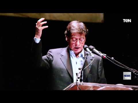 محمود درويش شاعر نحت حروفه بشعر الثورة والوطن فنطق لسانه بمعاناتها