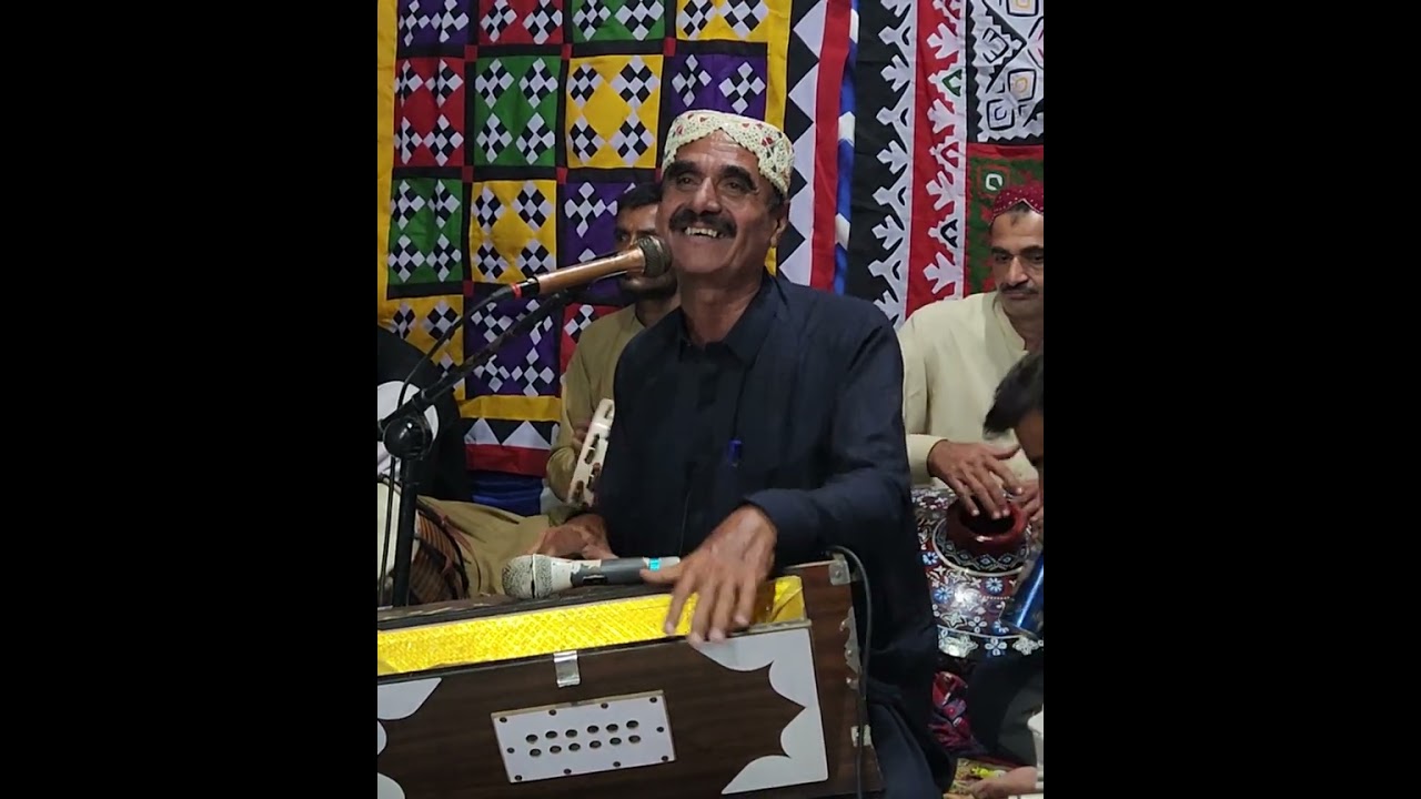 Nai kapre badal kar jaon kahan.