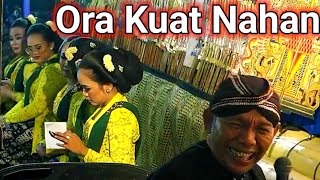 Suaranya Tatin sangat merdu bikin Dalang lainya salah fokus, Tatin kaya kalong kata pak seno