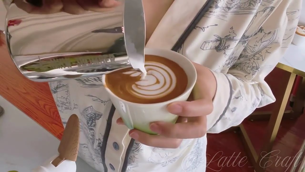 Advanced Swan Latte Art Tutorial: Wing Layering & Neck Precision (Step-by-Step)