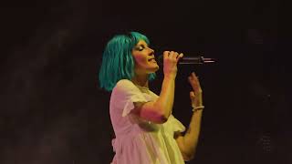 Halsey - Carry The Weight (July 6, 2025)
