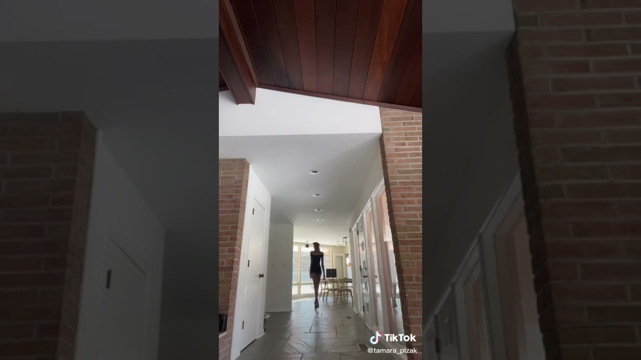 Model walk tamara Plzak Modelbook Showreel Videosedcard 