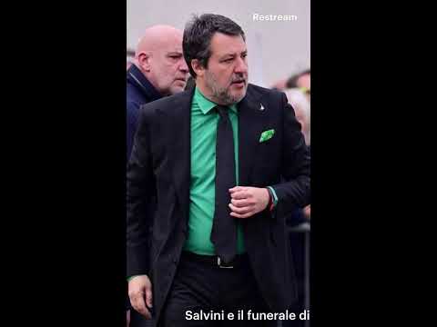 Video Salvini e il funerale di Bossi: divisioni tra Nord e Sud che emergono nelle contestazioni