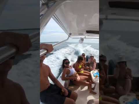 Botes y Yates Cartagena de Indias, Colombia. camera iphone 8 plus apk