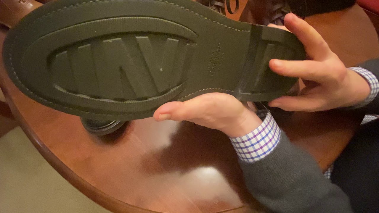 Battle of the short wings. Boot edition