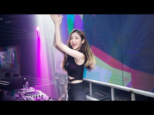 Chinese DJ 2019 - TIK TOK抖音热门嗨曲《Friendships》最强重低音 - 慢摇串烧 - ( King DJ - Fan) class=