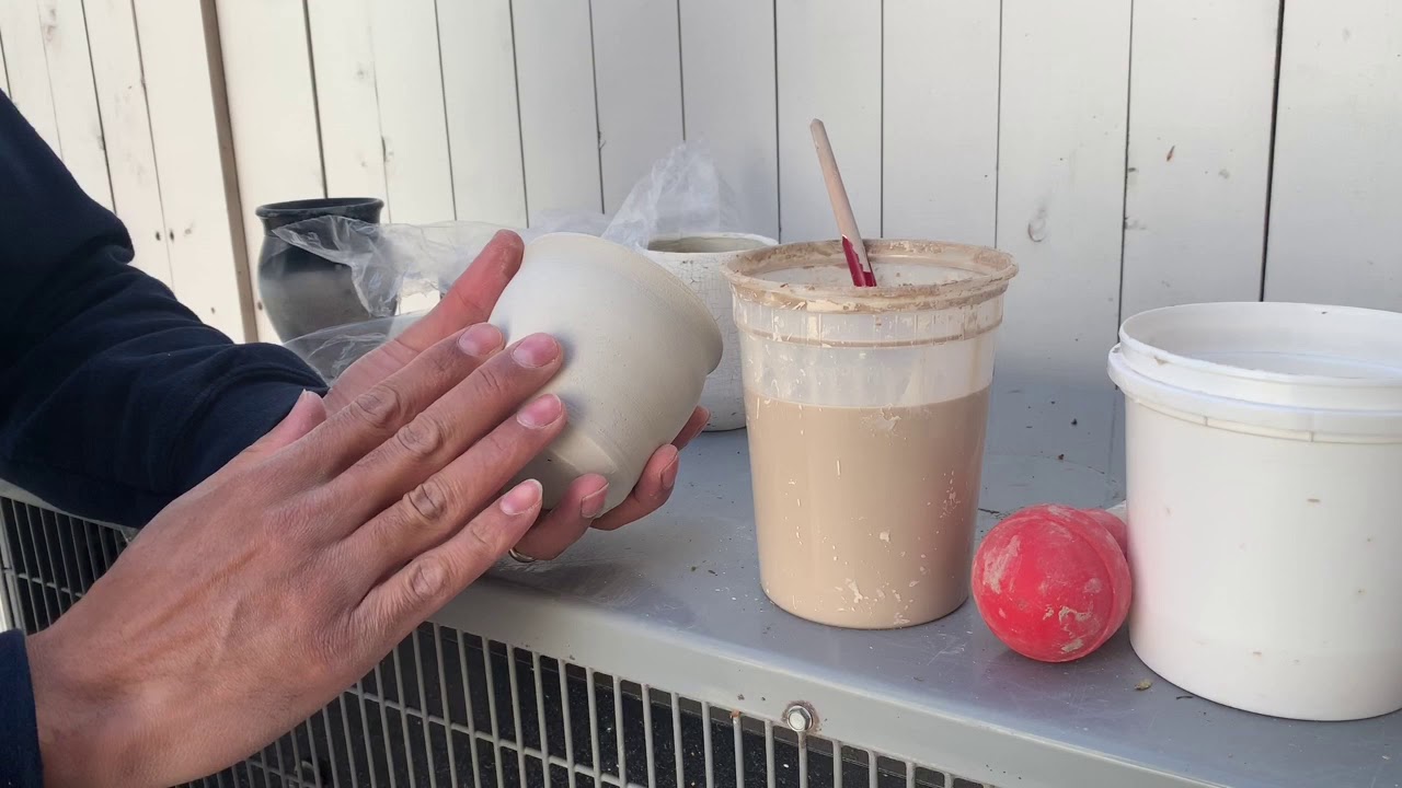 Pedro Ramirez Discusses Terra Sigillata and Burnishing for Greenwich House Pottery