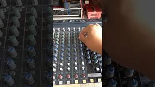 Mixer Yamaha Mg24 14fx