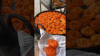 गरमा-गरम इमरती देखकर मुँह में पानी आ जाएगा 😱🤤 #imarti #sweet #indianfood #viralshorts #streetfood