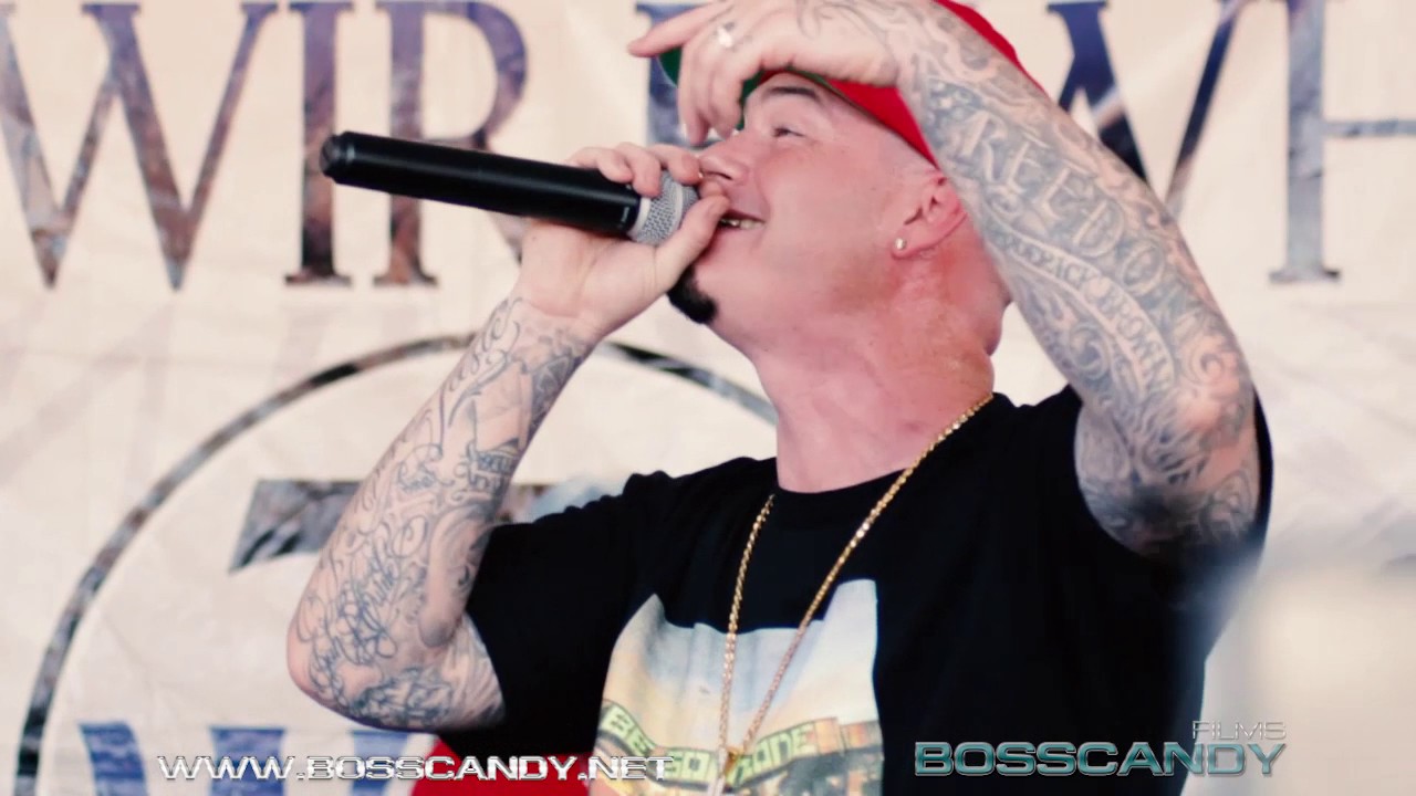 Paul Wall performs for Slab Holiday in Houston 2017 YouTube