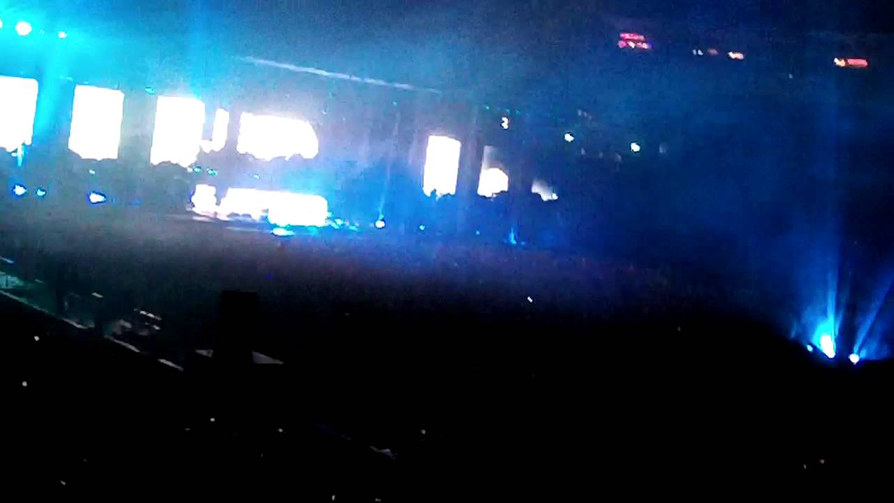Tiesto Club Life - College Invasion Tour 2011 @ the Home Depot Center ...