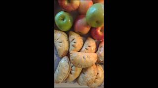 Mini Apple Pies are so easy to make! #baking #foodie #cooking #dessert Mini Apple Pies are so easy to make! #baking #foodie #cooking #dessert